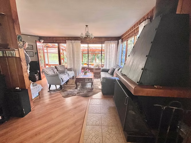 Hermoso sitio con 2 casas en Frutillar Bajo.