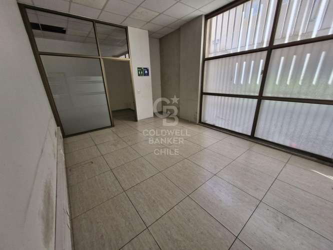 Local 1.241m2 Santiago Centro Bajó UF 4.400 - Imagen 10