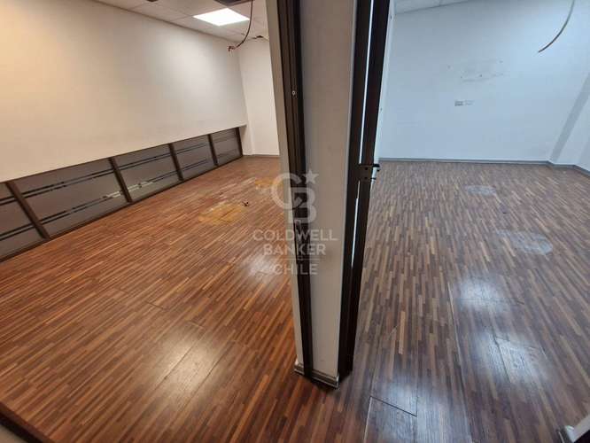 Local 1.241m2 Santiago Centro Bajó UF 4.400 - Imagen 17