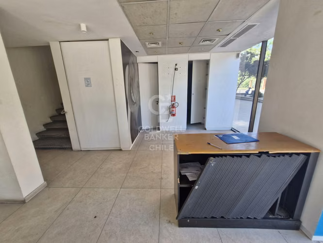 Local Comercial Escuela Militar Bajó UF 2.000 - Imagen 5