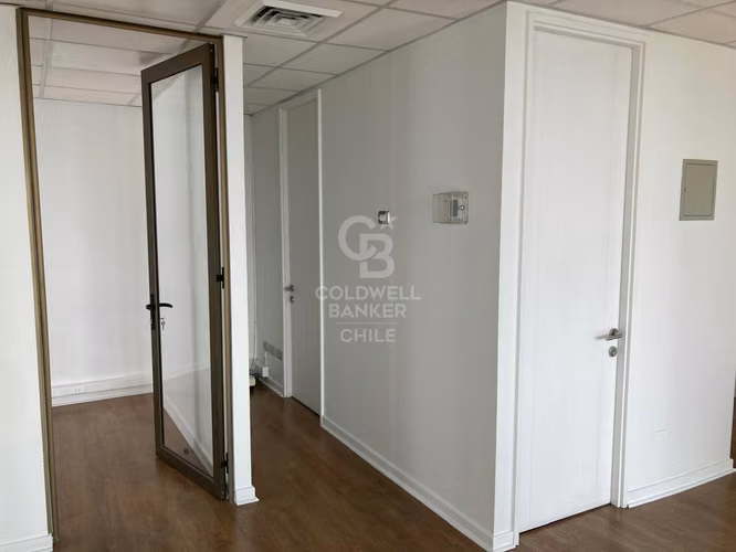 Oficina  Sector Cantagallo, 4 privados, 2 baños