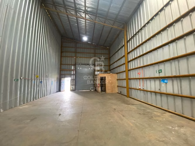 Bodega 400 m² en Osorno: Espacio estratégico con oficina - Imagen 8