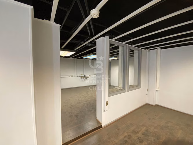 Gran local comercial en Santiago - Imagen 19