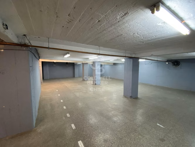 Gran local comercial en Santiago