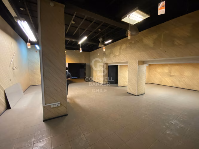 Gran local comercial en Santiago