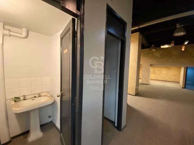 Gran local comercial en Santiago