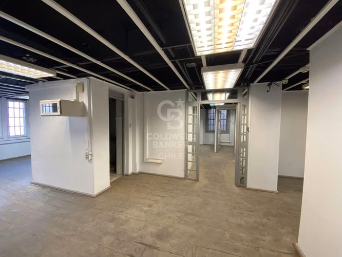 Gran local comercial en Santiago