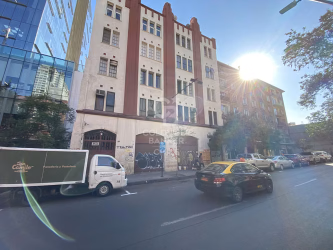 Gran local comercial en Santiago