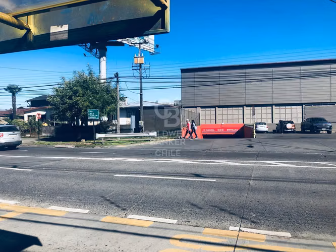 Terreno Osorno Potencial Comercial con Casa -Lado Unimarc