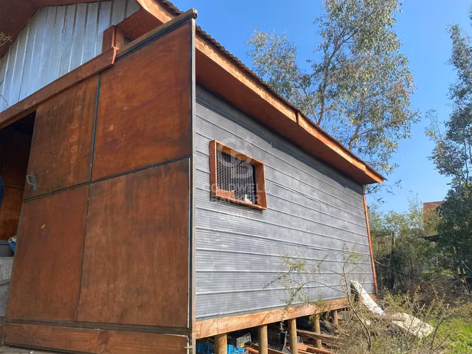 Parcela de 5000m2 con casa en Quillota