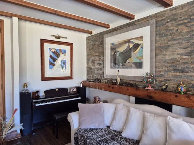 Casa de Ensueño en Lo Barnechea: Confort y Naturaleza