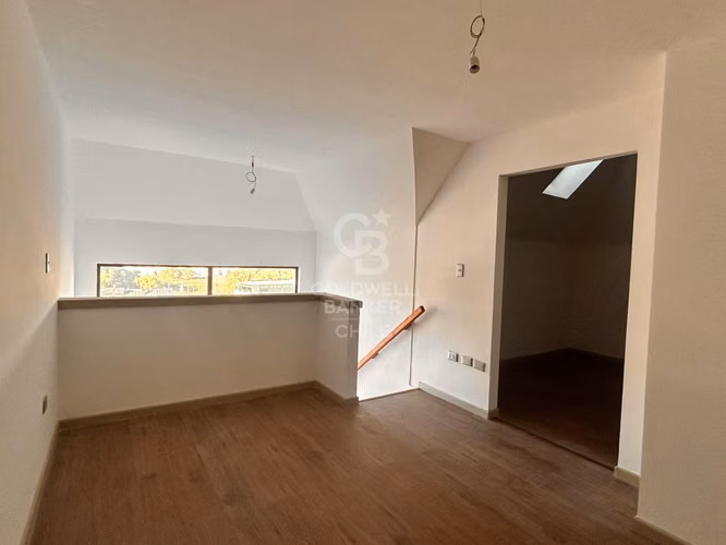 Luminoso dúplex, excelente ubicación y terraza privada