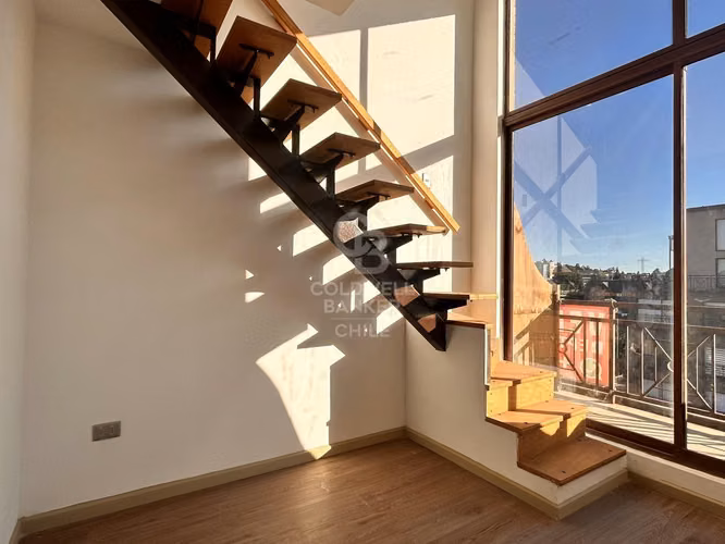 Luminoso dúplex, excelente ubicación y terraza privada