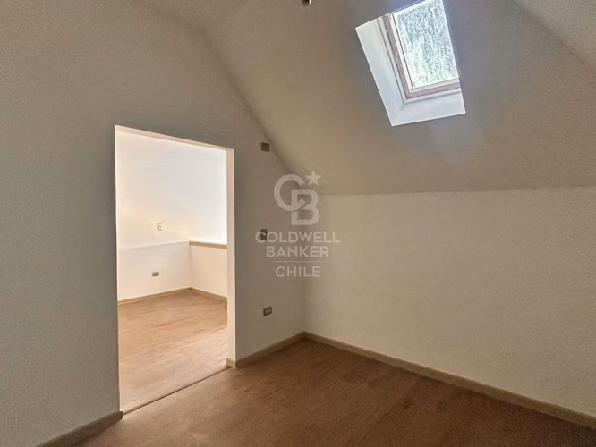 Luminoso dúplex, excelente ubicación y terraza privada