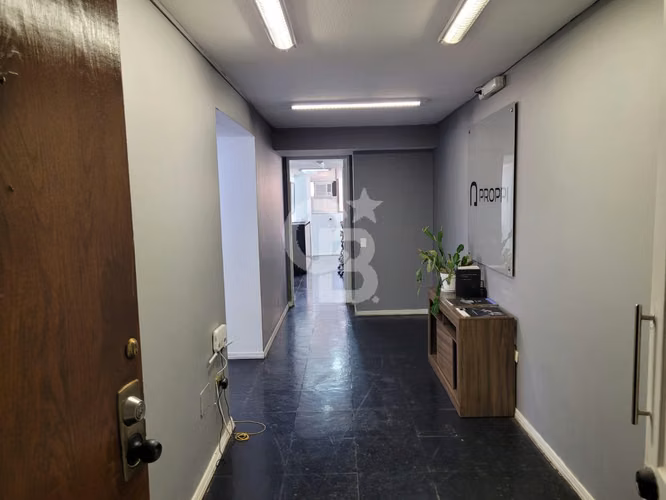 Oficina Metro El Golf - Venta y Arriendo