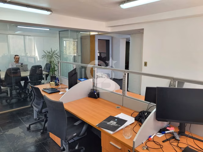 Oficina Metro El Golf - Venta y Arriendo