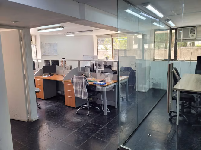 Oficina Metro El Golf - Venta y Arriendo