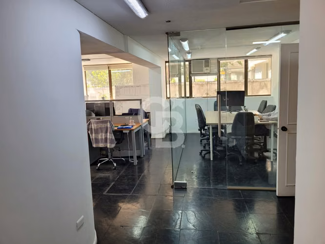 Oficina Metro El Golf - Venta y Arriendo