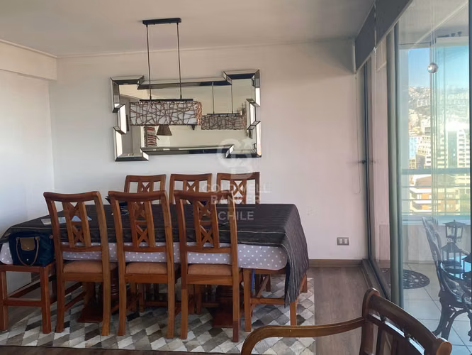 Gran Departamento con Vista Poniente, amoblado