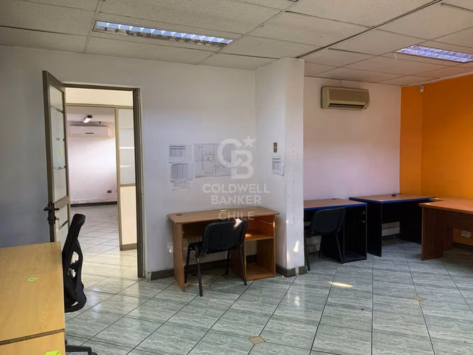 Estupenda casa oficina o casa comercial en Providencia