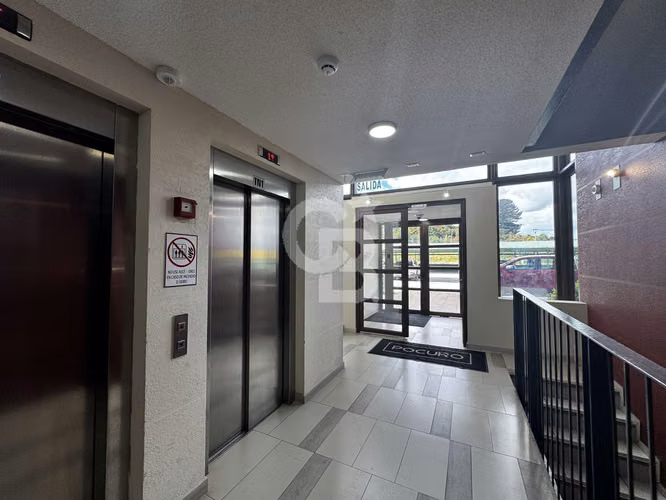 Se aceptan ofertas! Depto. en venta+2 Estacionamientos.