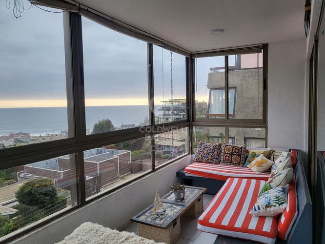 Lujoso Dpto Duplex gran vista despejada a Reñaca