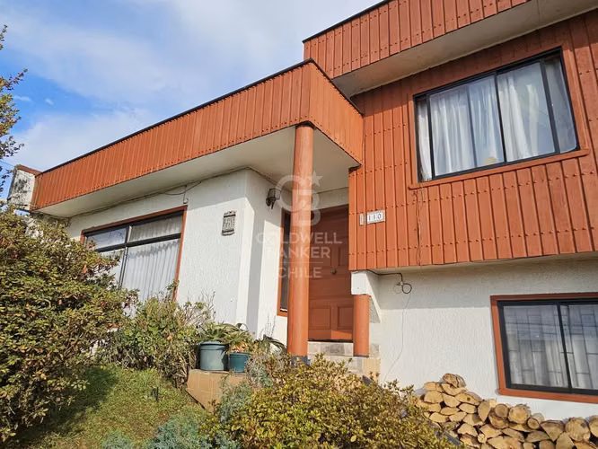 Casa c/cabaña independiente en ubicación estratégica - Imagen 2
