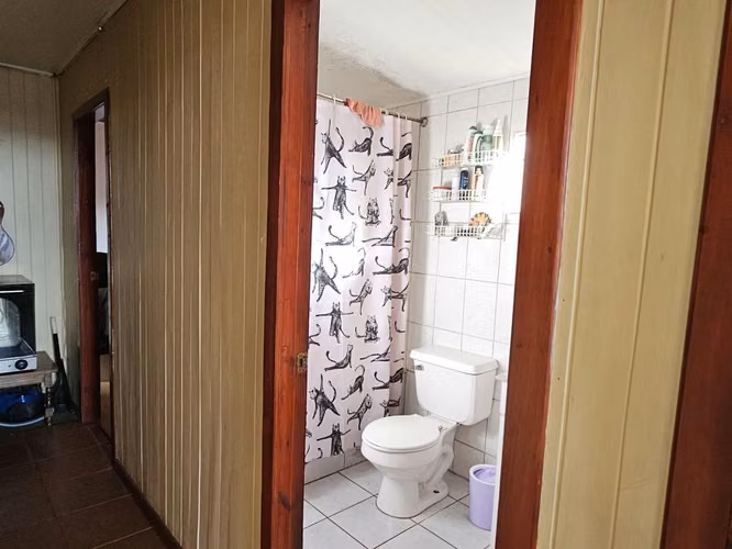 Casa c/cabaña independiente en ubicación estratégica - Imagen 15