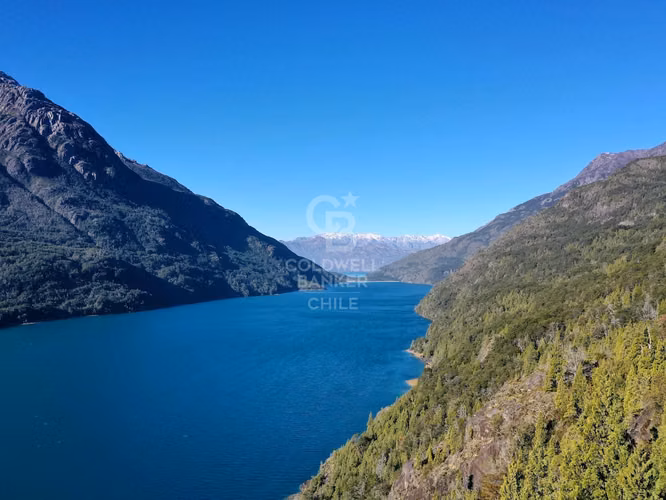 Paraíso en Cochamó: 20 ha a orillas del lago inferior