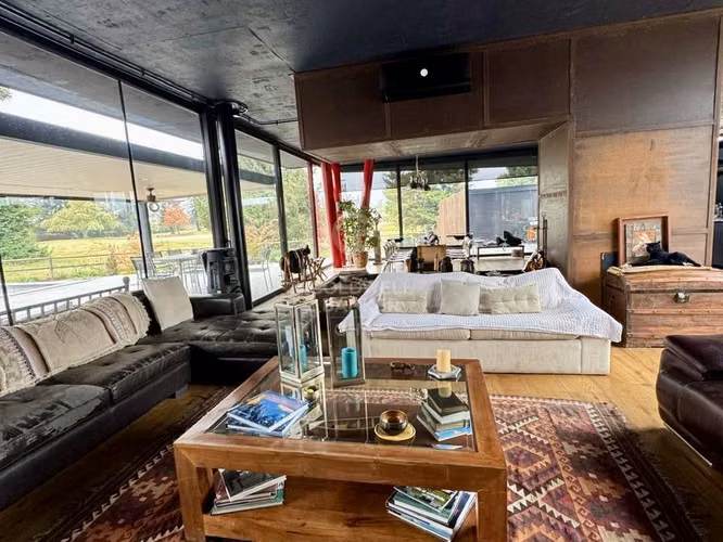 Moderna Casa en  club de golf Los Lirios. Insuperable