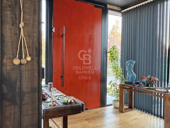 Moderna Casa en  club de golf Los Lirios. Insuperable