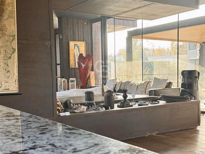 Moderna Casa en  club de golf Los Lirios. Insuperable