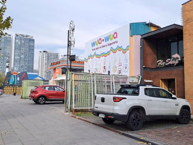Gran oportunidad local en zona exclusiva, Vitacura