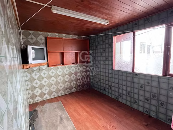 Amplio Local en Zona Estratégica para Remodelar