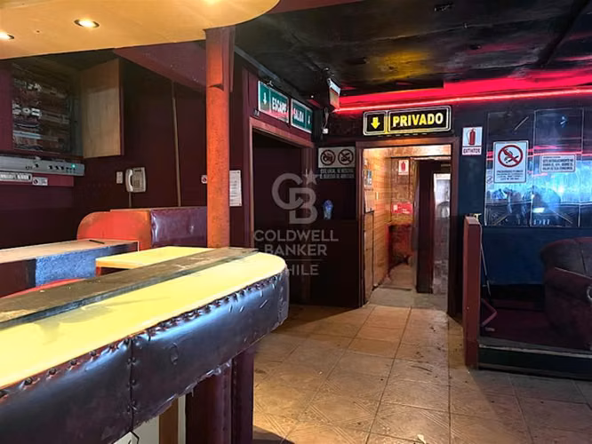 Amplio Local en Zona Estratégica para Remodelar