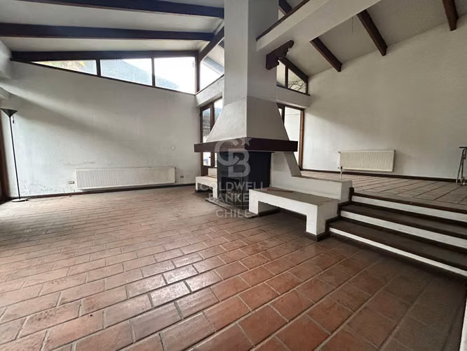 Casa amplia, luminosa, Villa El Dorado Vitacura
