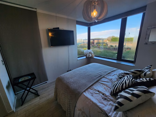 Santa Augusta: Amoblado con Piscina, Spa y Golf