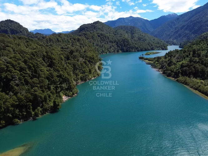 Venta de 4 Hectáreas con Orilla de Río Puelo – Entorno