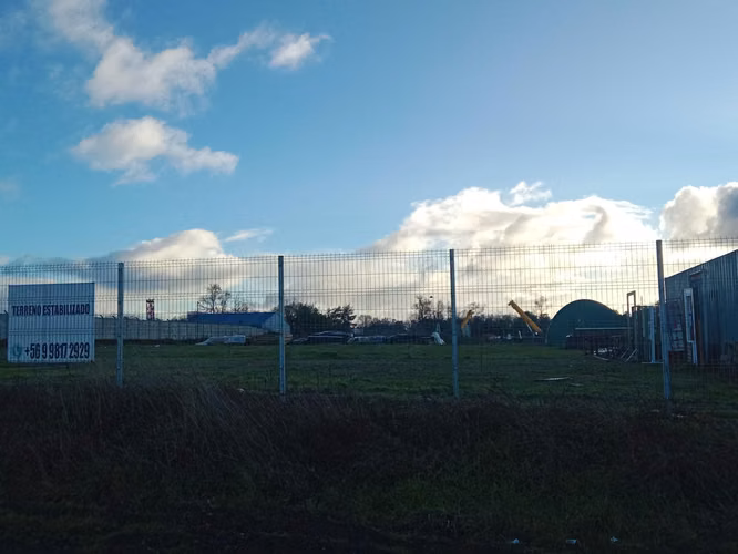 Terreno 5.000 m² con agua/luz y oficina container
