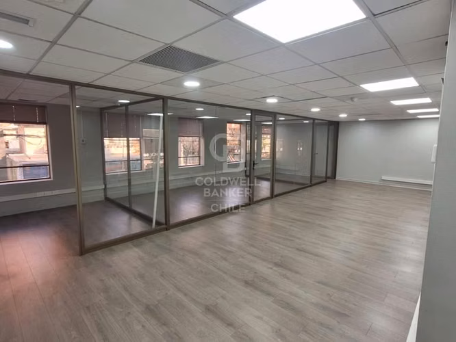 Gran oficina habilitada en barrio El Golf