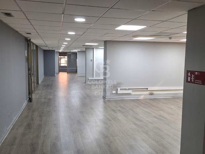 Gran oficina habilitada en barrio El Golf