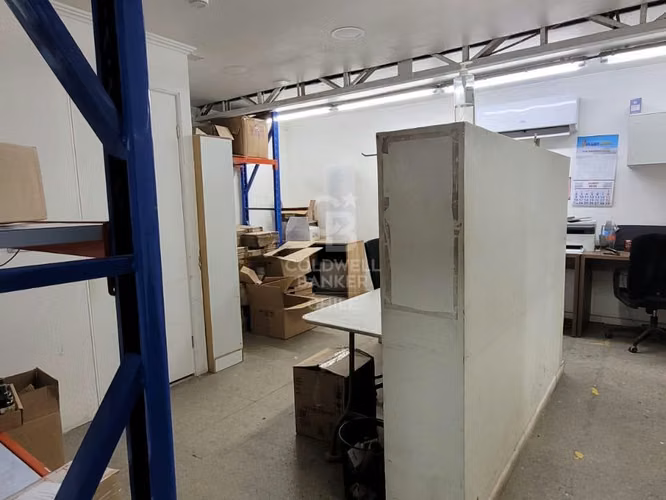 Bodegas con oficinas sector Zapadores Recoleta