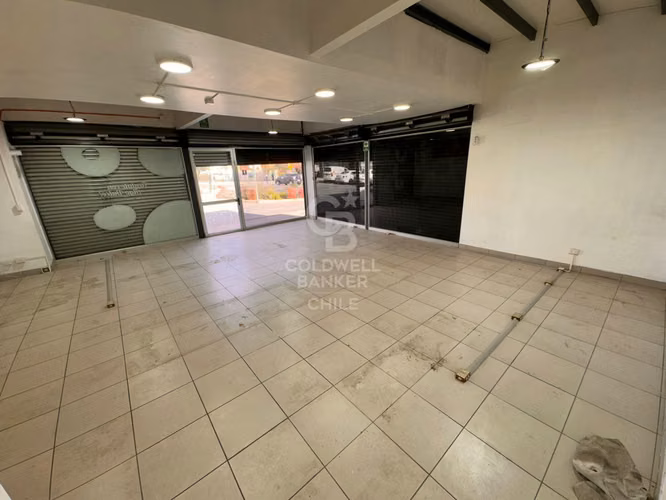 Arriendo local comercial en La Cruz 49m2