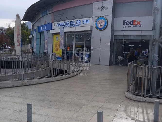 Local Comercial con exposición en Av. Las Condes