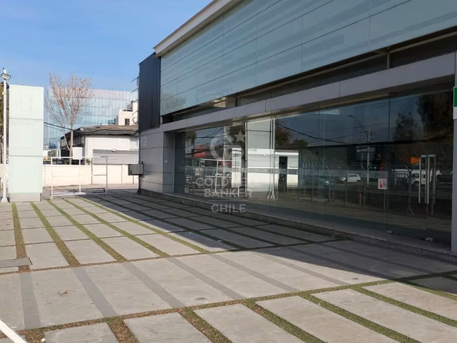 Espacio comercial premium en el corazón de Las Condes