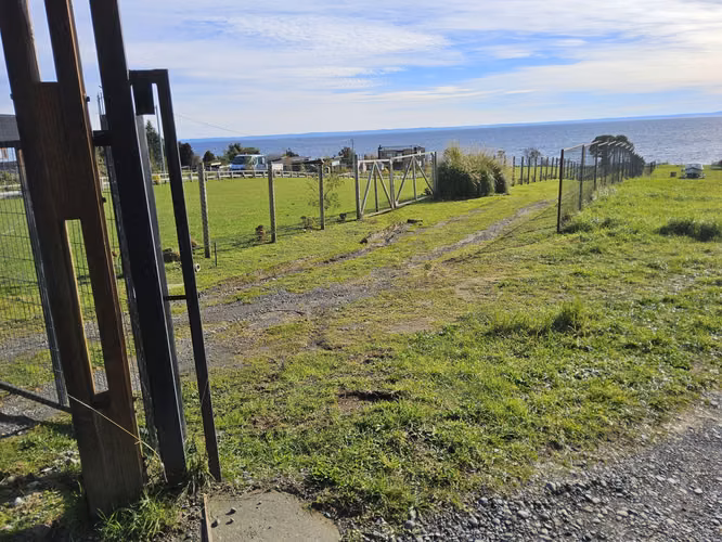 Terreno Comercial: 9 Cabañas, Lago y Vista al Volcán