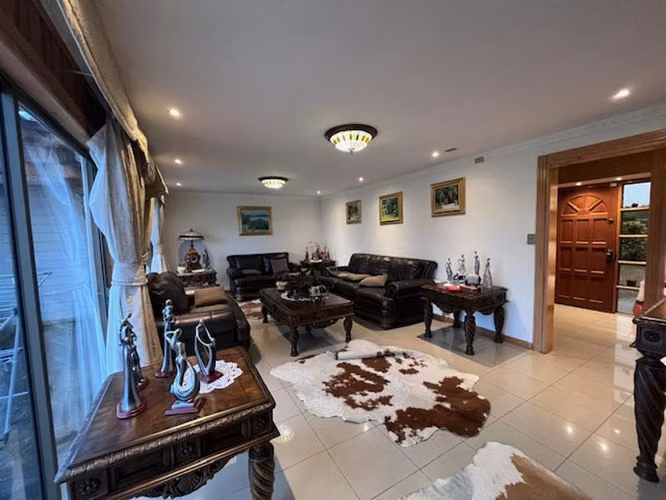 Oportunidad única, Venta de fábrica con casa en Parcela .