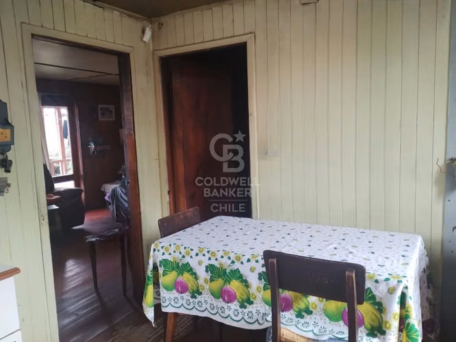 Casa en Futrono: 5 dorm, 2 baños, entorno natural único.