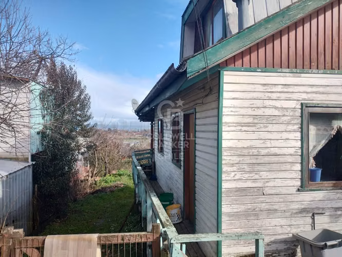 Casa en Futrono: 5 dorm, 2 baños, entorno natural único.