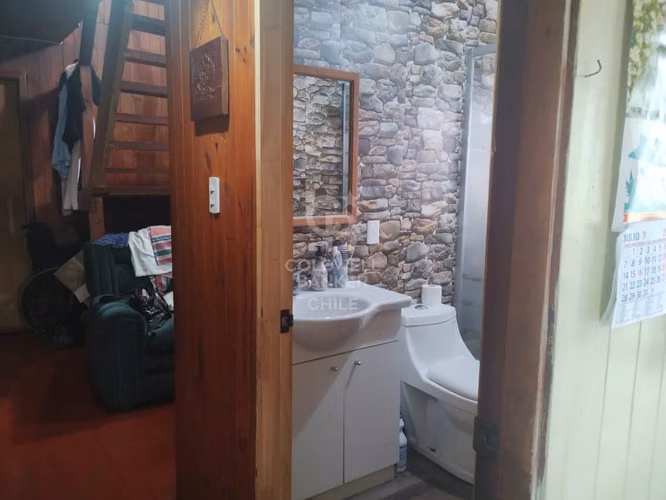 Casa en Futrono: 5 dorm, 2 baños, entorno natural único.